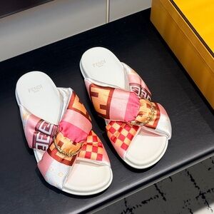 Fendi women's flat slippers